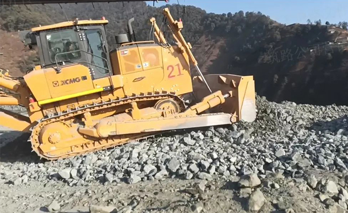矿山施工利器——豪利777D360推土机