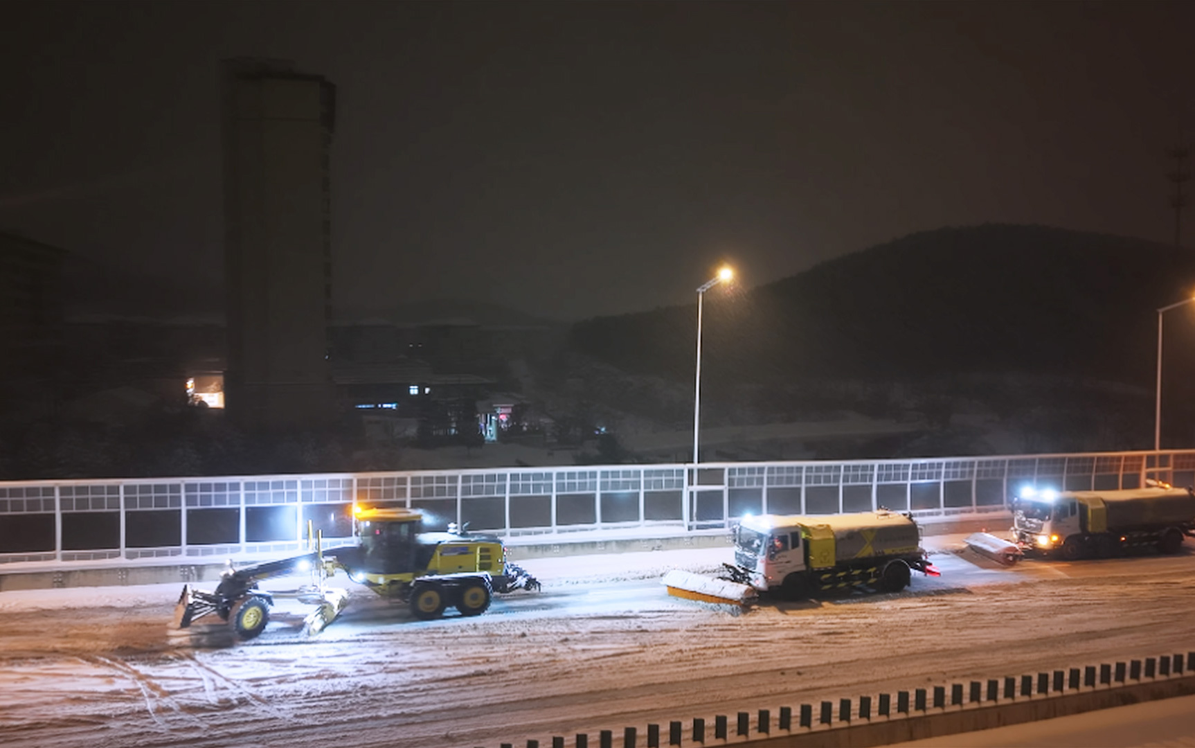 豪利777除雪设备浴